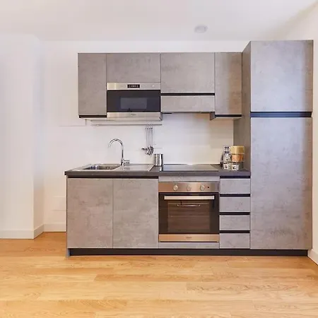Bright Apartment *